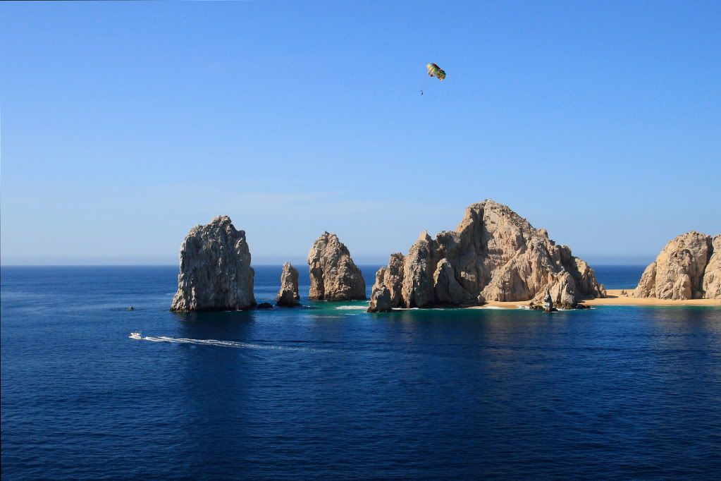 IMAGE: http://i1044.photobucket.com/albums/b446/LarrysPhotos/Mexican%20Riviera/IMG_2828.jpg