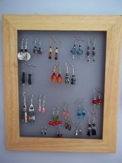 zoomed jewelry frame